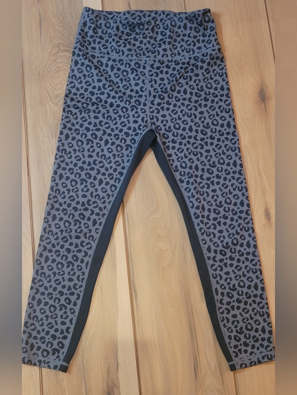 All Fenix Gray & Black Leopard Print Jagger 7/8 Leggings L